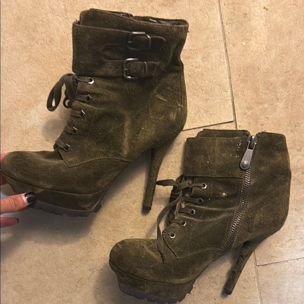 Sam Edelman Size 8 - Stylish Tie Up Olive Green Suede  Women's Ankle Boots